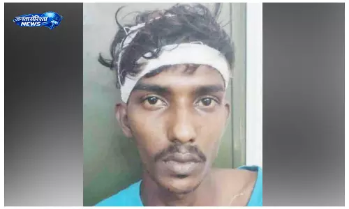 रेलवे में सक्रिय कुख्यात चोर गिरफ्तार, ट्रेनों से लैपटॉप और गहने चुराने का था आरोपी रेलवे में सक्रिय कुख्यात चोर गिरफ्तार, ट्रेनों से लैपटॉप और गहने चुराने का था आरोपी