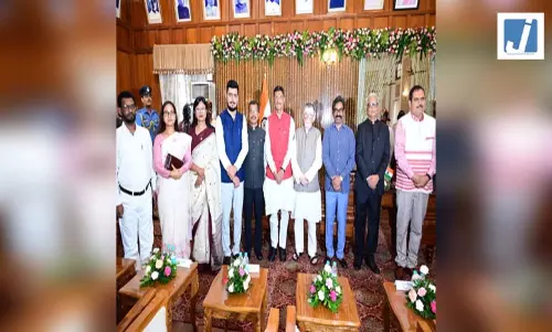 झारखंड में चार नए सूचना आयुक्तों ने ली शपथ, राज्यपाल बोले- पारदर्शी शासन में आयोग की अहम भूमिका