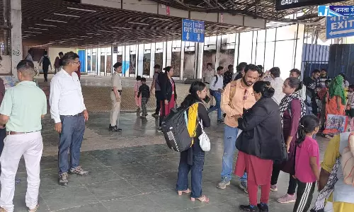 रायपुर स्टेशन पर टिकट चेकिंग, 245 पकड़े गए रायपुर स्टेशन पर टिकट चेकिंग, 245 पकड़े गए