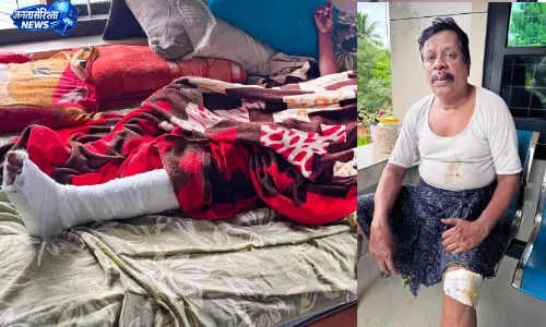 Kerala : पाइपलाइन गड्ढे के कारण स्कूटर खाई में गिरा, कपल गंभीर रूप से घायल Kerala : पाइपलाइन गड्ढे के कारण स्कूटर खाई में गिरा, कपल गंभीर रूप से घायल