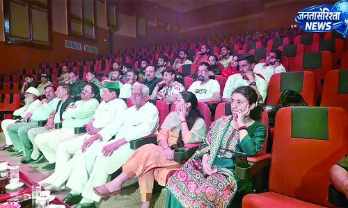 मां शूलिनी मेले में थिएटर फेस्टिवल ने जमाया रंग मां शूलिनी मेले में थिएटर फेस्टिवल ने जमाया रंग