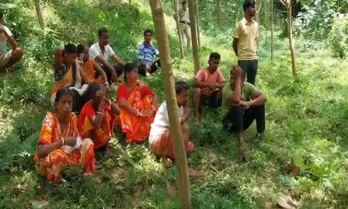 Tripura के कल्याणपुर में एक ही पेड़ से लटके मिले दो शव