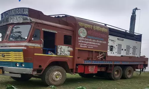 बिना अनुमति बोर खनन पर कार्रवाई, राजस्व विभाग ने बोर मशीन की जप्त
