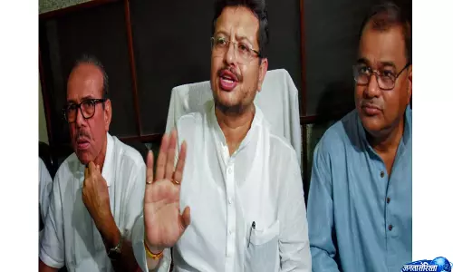 प्रतीक विवाद के बीच Bengal विपक्ष का 10 सदस्यीय प्रतिनिधिमंडल करेगा चुनाव आयोग से मुलाकात प्रतीक विवाद के बीच Bengal विपक्ष का 10 सदस्यीय प्रतिनिधिमंडल करेगा चुनाव आयोग से मुलाकात