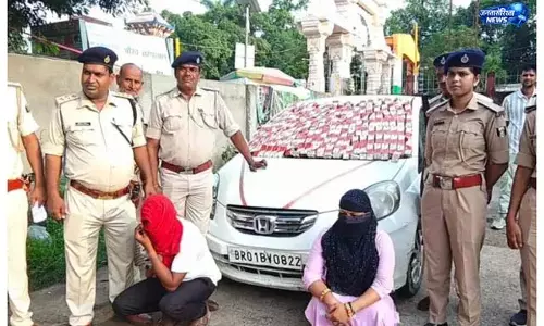 शराब तस्करी का अनोखा तरीका, किराये के परिवार का इस्तेमाल