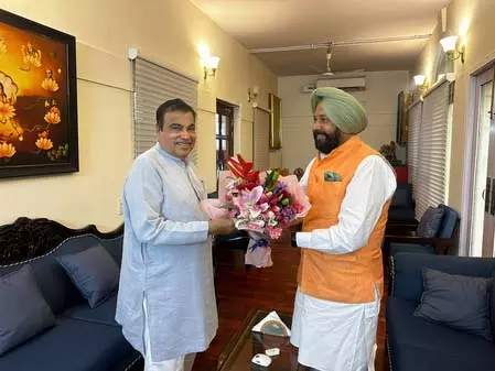 पंजाब भाजपा प्रमुख ने नितिन गडकरी से की मुलाकात, इंफ्रास्ट्रक्चर प्रोजेक्ट्स पर हुई चर्चा पंजाब भाजपा प्रमुख ने नितिन गडकरी से की मुलाकात, इंफ्रास्ट्रक्चर प्रोजेक्ट्स पर हुई चर्चा