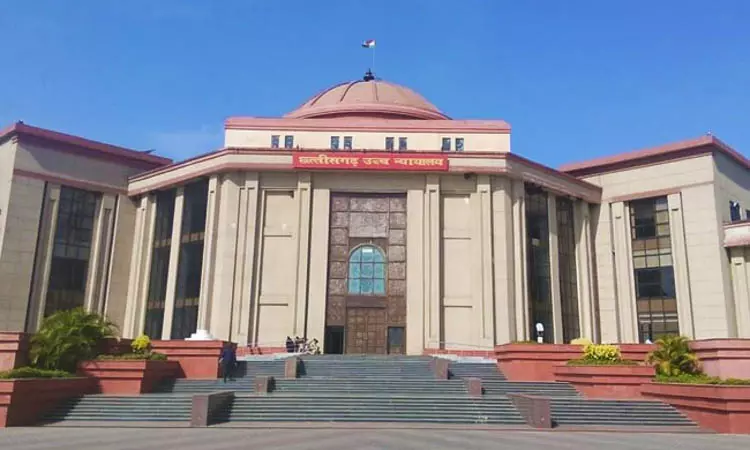 जांच में लापरवाही बरतने वाले 3 DSP पर कार्रवाई नहीं, HC ने DGP से माँगा जवाब जांच में लापरवाही बरतने वाले 3 DSP पर कार्रवाई नहीं, HC ने DGP से माँगा जवाब
