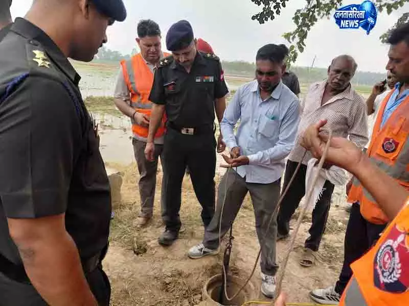 Ambala गांव में 4 साल का बच्चा बोरवेल में गिरा, बचाव अभियान जारी Ambala गांव में 4 साल का बच्चा बोरवेल में गिरा, बचाव अभियान जारी