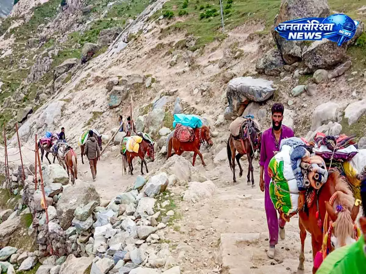 Amarnath Yatra 2026: श्रीनगर पहुंचे श्रद्धालु, जम्मू में RFID प्रक्रिया शुरू Amarnath Yatra 2026: श्रीनगर पहुंचे श्रद्धालु, जम्मू में RFID प्रक्रिया शुरू