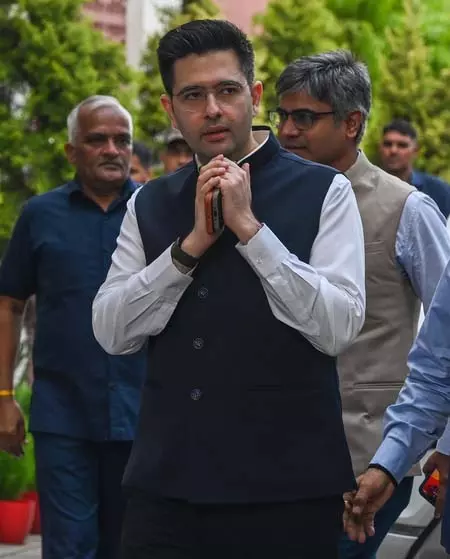 राघव चड्ढा को दिल्ली हाईकोर्ट से आंशिक राहत, पांच आपत्तिजनक पोस्ट हटाने का दिया आदेश राघव चड्ढा को दिल्ली हाईकोर्ट से आंशिक राहत, पांच आपत्तिजनक पोस्ट हटाने का दिया आदेश