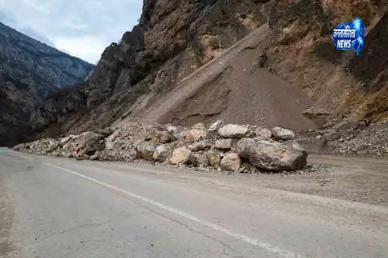 Mandi में मलबा गिरने से महिला की मौत Mandi में मलबा गिरने से महिला की मौत