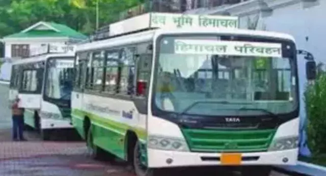 हिमाचल में बस संचालन पर विवाद: HRTC और निजी ऑपरेटरों के टैक्स अंतर से उठे सवाल हिमाचल में बस संचालन पर विवाद: HRTC और निजी ऑपरेटरों के टैक्स अंतर से उठे सवाल