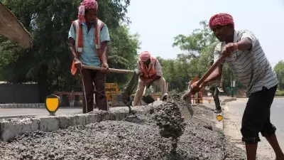 मनरेगा में बड़ा खुलासा: दक्षिण 24 परगना में 6 लाख लाभार्थियों का नहीं हुआ KYC मनरेगा में बड़ा खुलासा: दक्षिण 24 परगना में 6 लाख लाभार्थियों का नहीं हुआ KYC