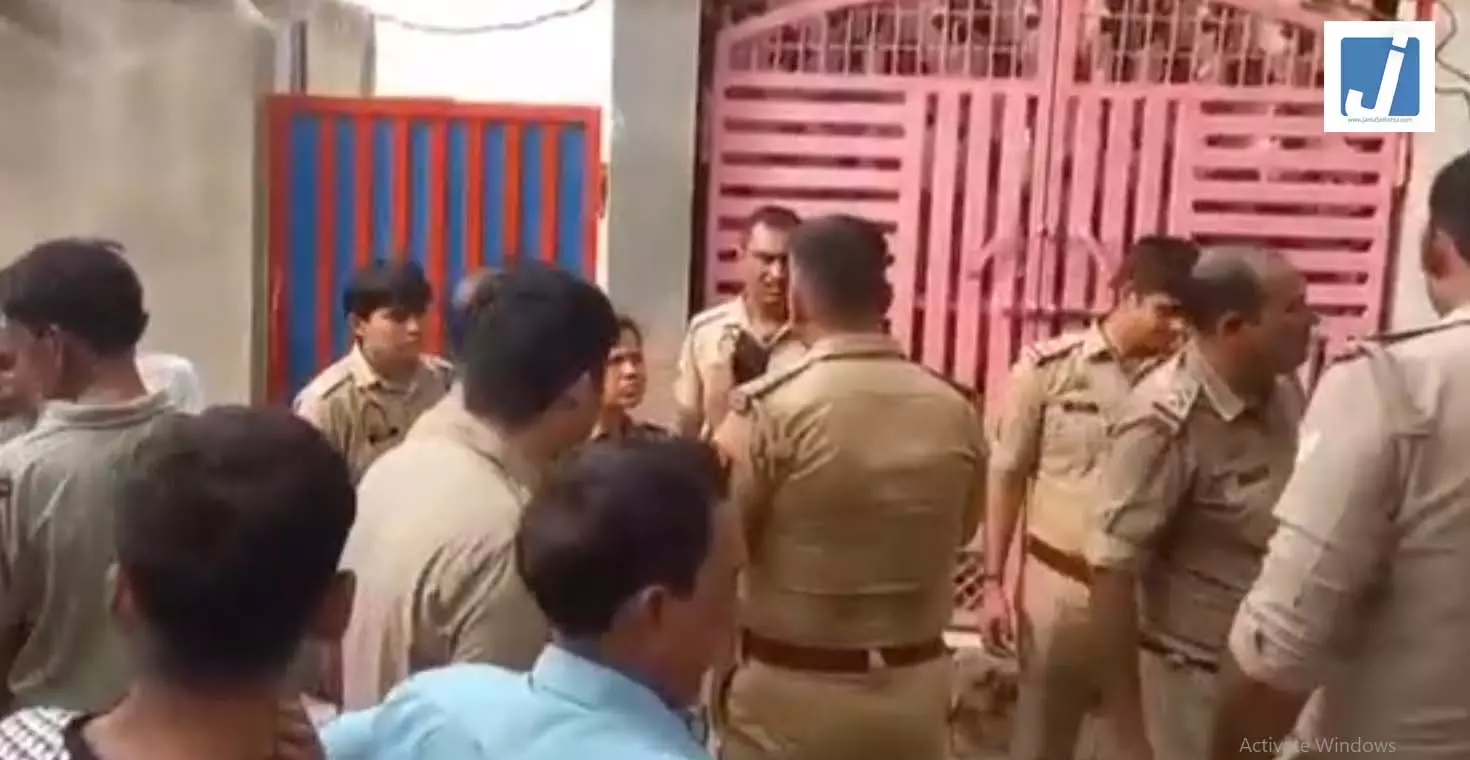 पड़ोसी से इश्क...रिश्तों को झकझोर देने वाली वारदात पड़ोसी से इश्क...रिश्तों को झकझोर देने वाली वारदात