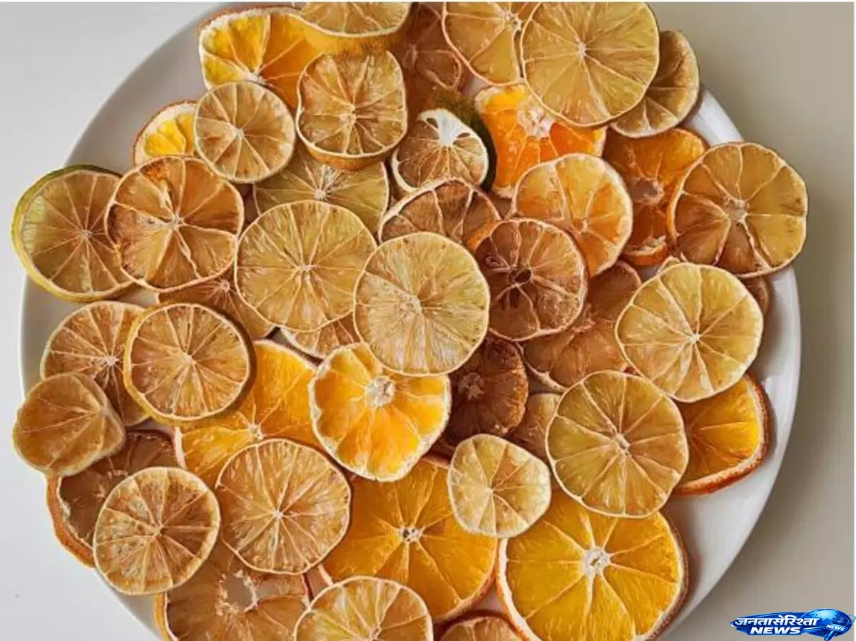 Lemon के छिलके किचन से लेकर स्किन तक कई काम के Lemon के छिलके किचन से लेकर स्किन तक कई काम के
