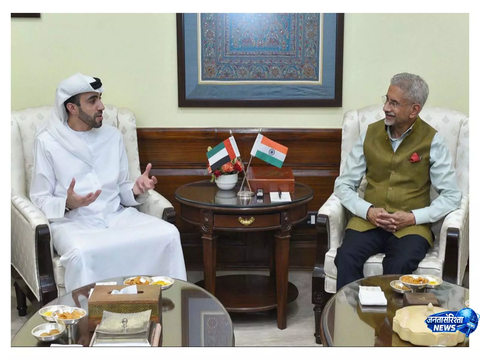 जयशंकर ने UAE के निवर्तमान राजदूत से की मुलाकात, रणनीतिक साझेदारी मजबूत करने के प्रयासों की सराहना जयशंकर ने UAE के निवर्तमान राजदूत से की मुलाकात, रणनीतिक साझेदारी मजबूत करने के प्रयासों की सराहना