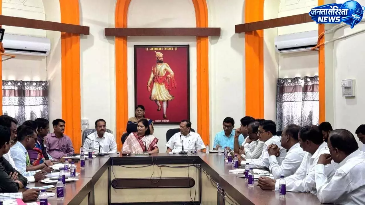 अकोला मनपा में आपदा प्रबंधन की तैयारी तेज, चार टीमें 24×7 रहेंगी अलर्ट अकोला मनपा में आपदा प्रबंधन की तैयारी तेज, चार टीमें 24×7 रहेंगी अलर्ट