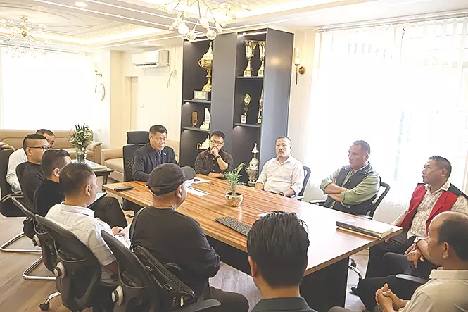 Nagaland: भरोसे के बाद, MAYO ने गाड़ियों पर रोक लगाने का अपना फैसला वापस लिया Nagaland: भरोसे के बाद, MAYO ने गाड़ियों पर रोक लगाने का अपना फैसला वापस लिया