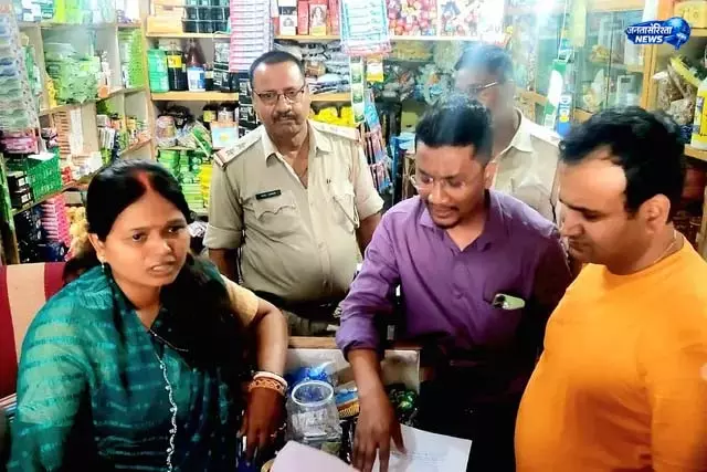 नकली सरसों तेल का कारोबार उजागर नकली सरसों तेल का कारोबार उजागर