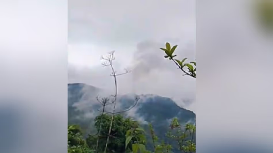 फैमोल गांव में आगजनी की कुकी संगठनों ने की निंदा, केंद्र से तुरंत दखल की मांग फैमोल गांव में आगजनी की कुकी संगठनों ने की निंदा, केंद्र से तुरंत दखल की मांग