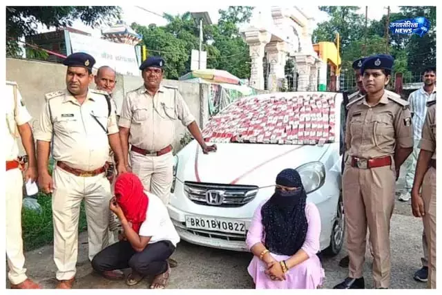 शराब तस्करी का अनोखा तरीका, किराये के परिवार का इस्तेमाल