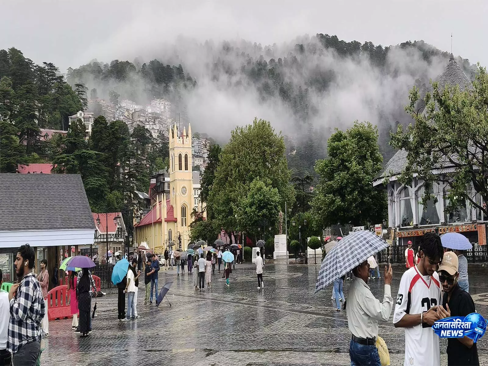 मानसून ने पूरे Himachal को किया कवर, शिमला में बारिश का आनंद मानसून ने पूरे Himachal को किया कवर, शिमला में बारिश का आनंद