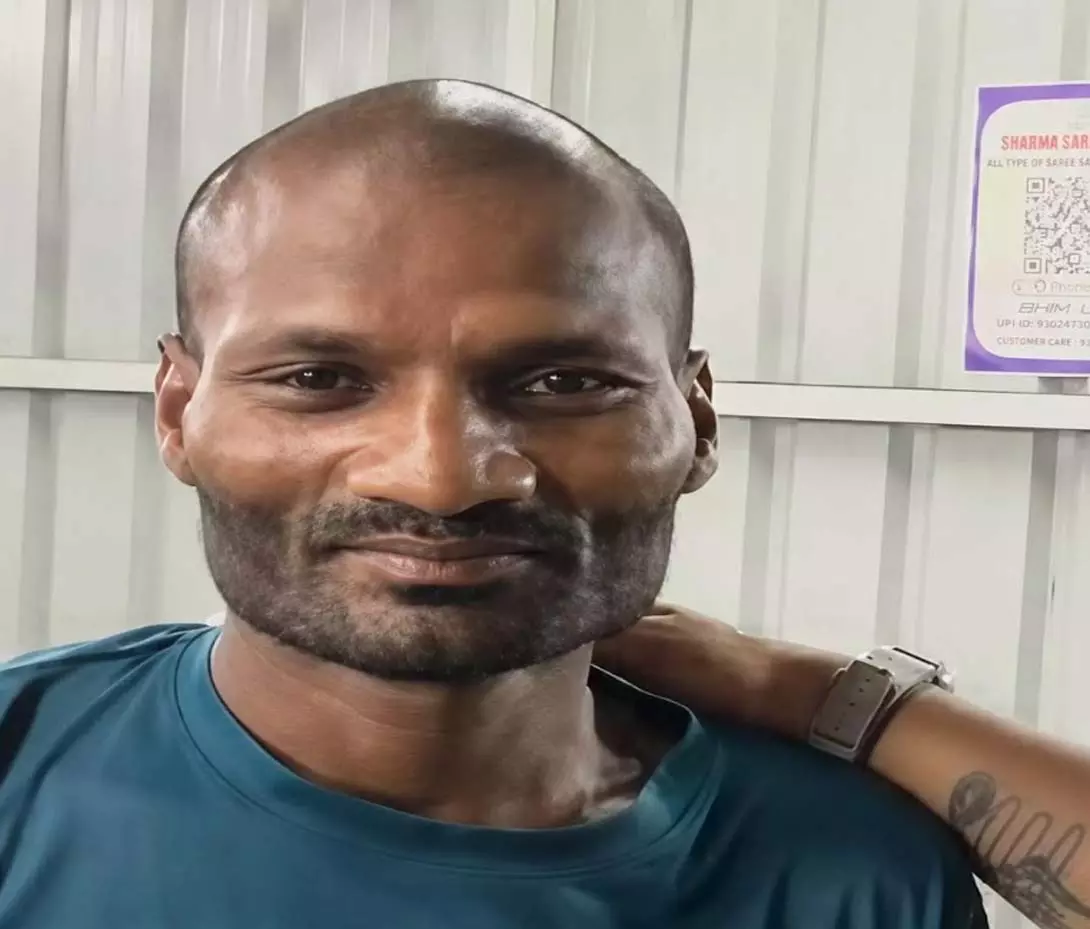 सुशासन की संवेदनशील पहल से 100 दिन बाद रामदास महंत की हुई घर वापसी सुशासन की संवेदनशील पहल से 100 दिन बाद रामदास महंत की हुई घर वापसी
