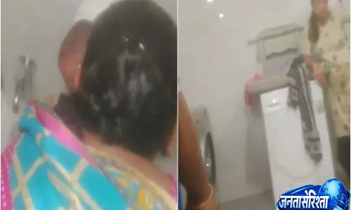 डेकेयर में बच्चों को वॉशिंग मशीन में बंद करने का आरोप, सामने आया हैरान करने वाला वीडियो डेकेयर में बच्चों को वॉशिंग मशीन में बंद करने का आरोप, सामने आया हैरान करने वाला वीडियो