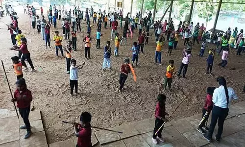 तमिलनाडु के सरकारी स्कूलों में छात्राओं को तीन महीने की सेल्फ-डिफेंस ट्रेनिंग तमिलनाडु के सरकारी स्कूलों में छात्राओं को तीन महीने की सेल्फ-डिफेंस ट्रेनिंग