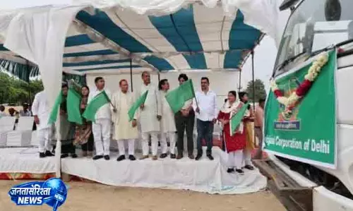 Delhi MCD ने नरेला क्षेत्र में स्वच्छता को बढ़ावा देने के लिए 56 वाहन जोड़े Delhi MCD ने नरेला क्षेत्र में स्वच्छता को बढ़ावा देने के लिए 56 वाहन जोड़े