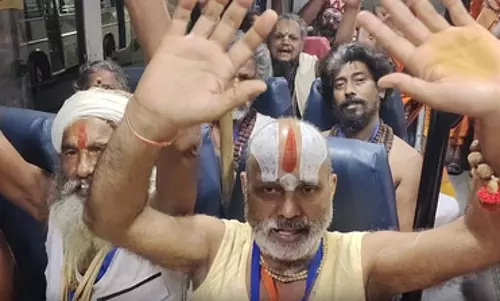 अमरनाथ यात्रा: बाबा बर्फानी के जयकारों के साथ रवाना हुए साधु-संत, बोले- यात्रा का अनुभव अद्भुत अमरनाथ यात्रा: बाबा बर्फानी के जयकारों के साथ रवाना हुए साधु-संत, बोले- यात्रा का अनुभव अद्भुत