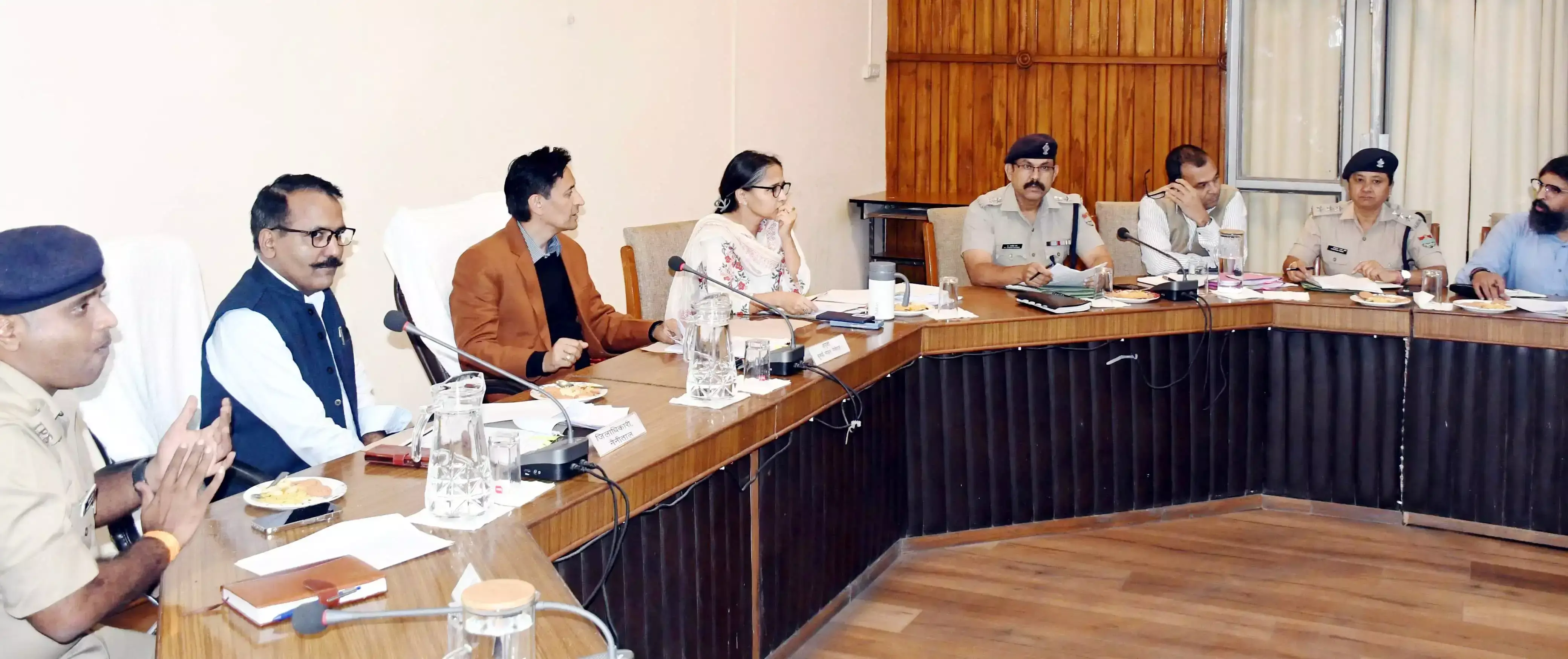 Nainital: ध्वनि प्रदूषण रोकने के लिए प्रशासन का बड़ा फैसला Nainital: ध्वनि प्रदूषण रोकने के लिए प्रशासन का बड़ा फैसला