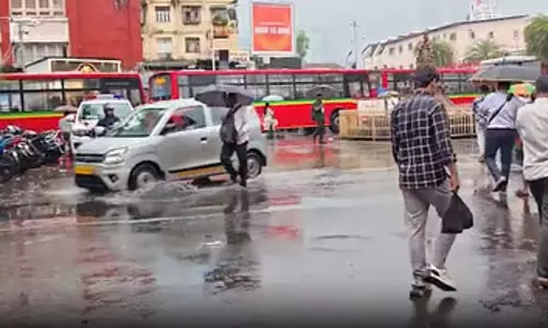 महाराष्ट्र: मुंबई समेत राज्य के कई हिस्सों में जोरदार बारिश, पालघर में सभी स्कूल बंद महाराष्ट्र: मुंबई समेत राज्य के कई हिस्सों में जोरदार बारिश, पालघर में सभी स्कूल बंद