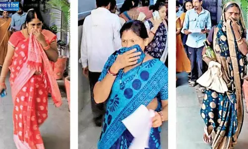 बाथरूम साफ नहीं होने से बिलासपुर सिम्स में फैली बदबू बाथरूम साफ नहीं होने से बिलासपुर सिम्स में फैली बदबू