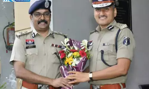 IPS बद्रीनारायण मीणा ने बस्तर रेंज आईजी का पदभार संभाला IPS बद्रीनारायण मीणा ने बस्तर रेंज आईजी का पदभार संभाला