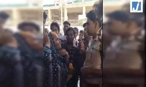 स्टेशन पर मारपीट का वीडियो वायरल, लापरवाही के आरोप में SI का तबादला