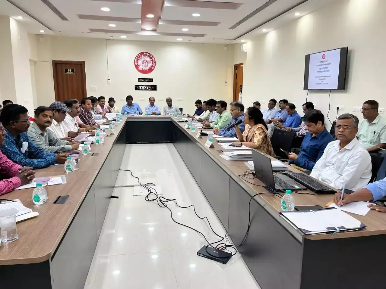 Kharagpur: खड़गपुर में पीएनएम बैठक, रेलवे प्रशासन और यूनियन आमने-सामने