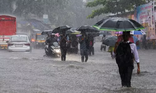 Gandhinagar: वलसाड में रेड अलर्ट, गुजरात के 10 जिलों में ऑरेंज चेतावनी Gandhinagar: वलसाड में रेड अलर्ट, गुजरात के 10 जिलों में ऑरेंज चेतावनी