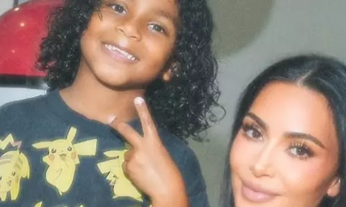 Kim Kardashian के बेटे साम का वॉइस एक्टिंग डेब्यू, द एंग्री बर्ड्स 3 में देंगे आवाज Kim Kardashian के बेटे साम का वॉइस एक्टिंग डेब्यू, द एंग्री बर्ड्स 3 में देंगे आवाज