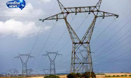 Punjab में बिजली खपत 17,000 से 8,000 MW हुई Punjab में बिजली खपत 17,000 से 8,000 MW हुई