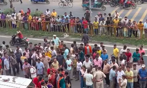 अंडे से हुए हमले मामले में महुआ मोइत्रा को मिला समर्थन, सीपीआई(एम) ने की कड़ी आलोचना