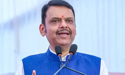 महाराष्ट्र सियासत: UBT के सांसदों के दलबदल पर देवेंद्र फडणवीस का बड़ा बयान