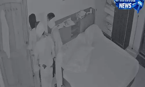 त्विशा शर्मा मौत: CCTV में गिरिबाला सिंह के बेडरूम में करीब एक घंटे तक तलाशी लेते दिखे नकाबपोश लोग त्विशा शर्मा मौत: CCTV में गिरिबाला सिंह के बेडरूम में करीब एक घंटे तक तलाशी लेते दिखे नकाबपोश लोग