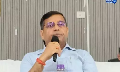 DC का निर्देश: फर्जी नामांकन वाले छात्रों पर सख्ती DC का निर्देश: फर्जी नामांकन वाले छात्रों पर सख्ती