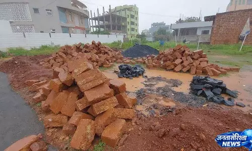 Rainy के मौसम में निर्माण कार्य में सावधानी जरूरी Rainy के मौसम में निर्माण कार्य में सावधानी जरूरी