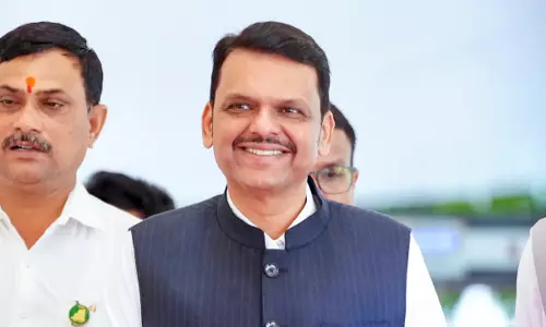 महाराष्ट्र सियासत: देवेंद्र फडणवीस ने सचिन अहीर की निर्णय क्षमता को सराहा महाराष्ट्र सियासत: देवेंद्र फडणवीस ने सचिन अहीर की निर्णय क्षमता को सराहा