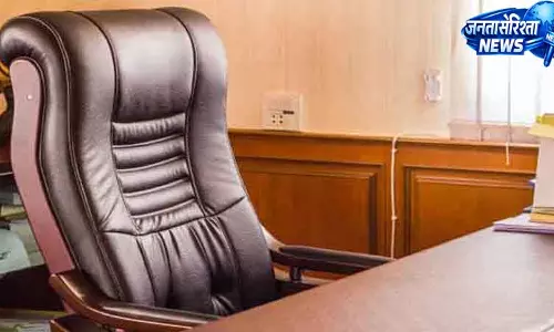 महीने भर बाद भी अध्यक्ष-उपाध्यक्ष की कुर्सियां खाली महीने भर बाद भी अध्यक्ष-उपाध्यक्ष की कुर्सियां खाली