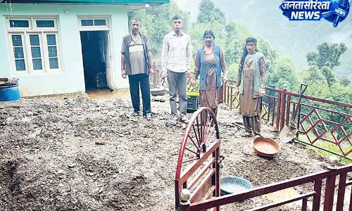 चंबा में बाढ़ ने मचाई तबाही सलूणी में दो मकान दरके