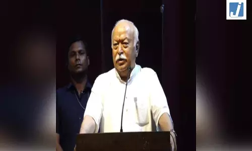 विभाजन के समय पाकिस्तान से भारत आने वाले शरणार्थी नहीं, बल्कि संघर्ष के योद्धा: मोहन भागवत विभाजन के समय पाकिस्तान से भारत आने वाले शरणार्थी नहीं, बल्कि संघर्ष के योद्धा: मोहन भागवत