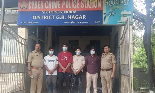 Noida में बड़ी कार्रवाई, क्रेडिट कार्ड के जरिए चल रहा था ठगी का खेल Noida में बड़ी कार्रवाई, क्रेडिट कार्ड के जरिए चल रहा था ठगी का खेल